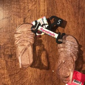 Toddler girls gold jelly sandals size 5 NWT